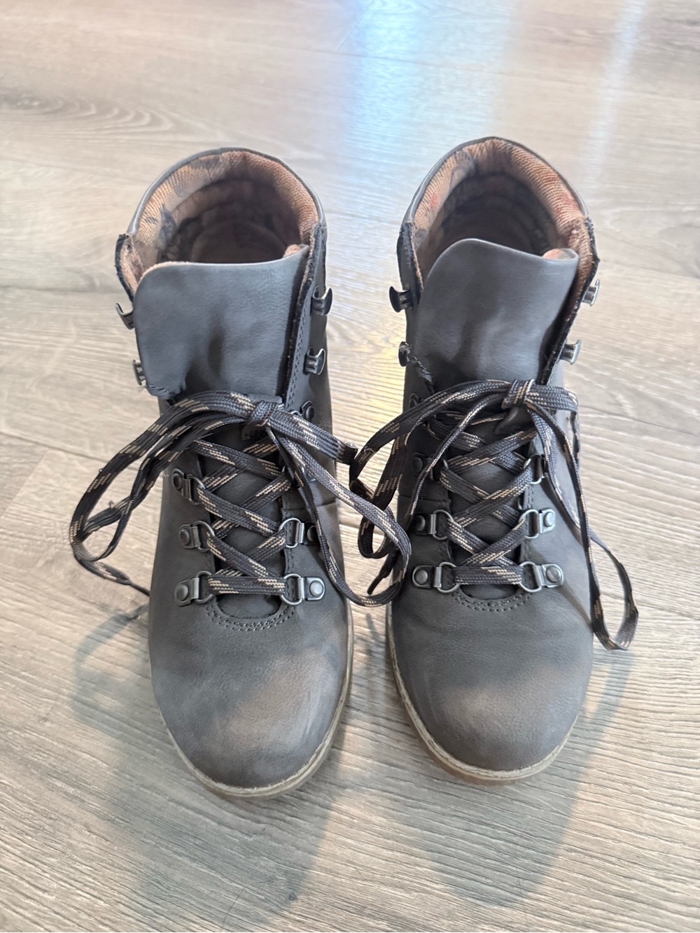 B.O.C. Women's Heeled Lace-Up Ankle Boots - Gray